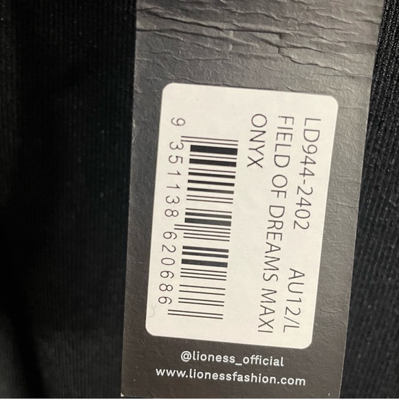 Field Of Dreams Dress in Oatmeal
LIONESS - Picture 3 of 7